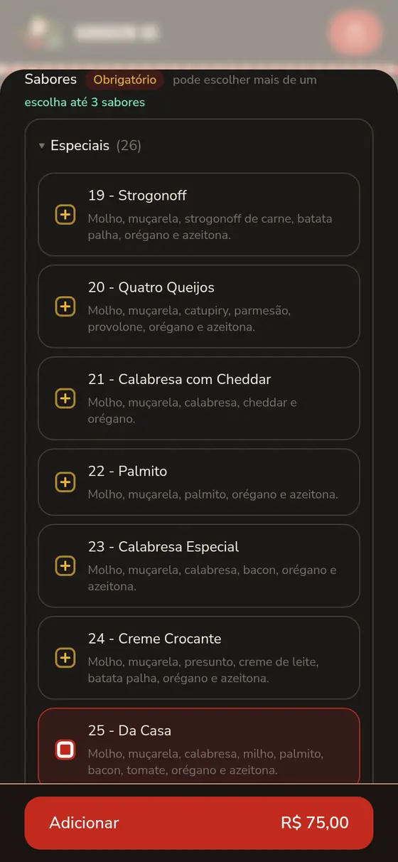 Pizza aberta na Garagem 85 com a seção de sabores Especiais aberta e os ingredientes de cada sabor embaixo do nome.