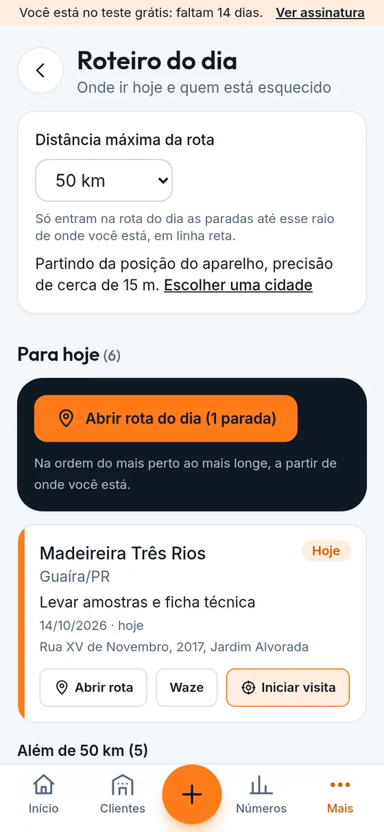 Tela Roteiro do dia com a distância máxima da rota e as paradas de hoje (dados de exemplo)